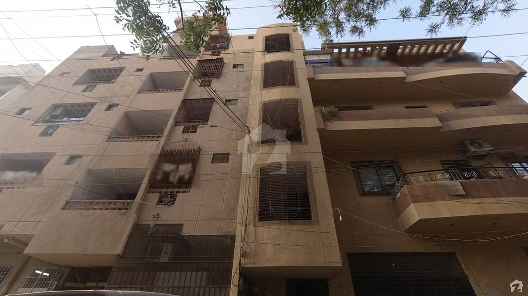 ناظم آباد - بلاک 3 ناظم آباد کراچی میں 4 کمروں کا 9 مرلہ فلیٹ 1.9 کروڑ میں برائے فروخت۔