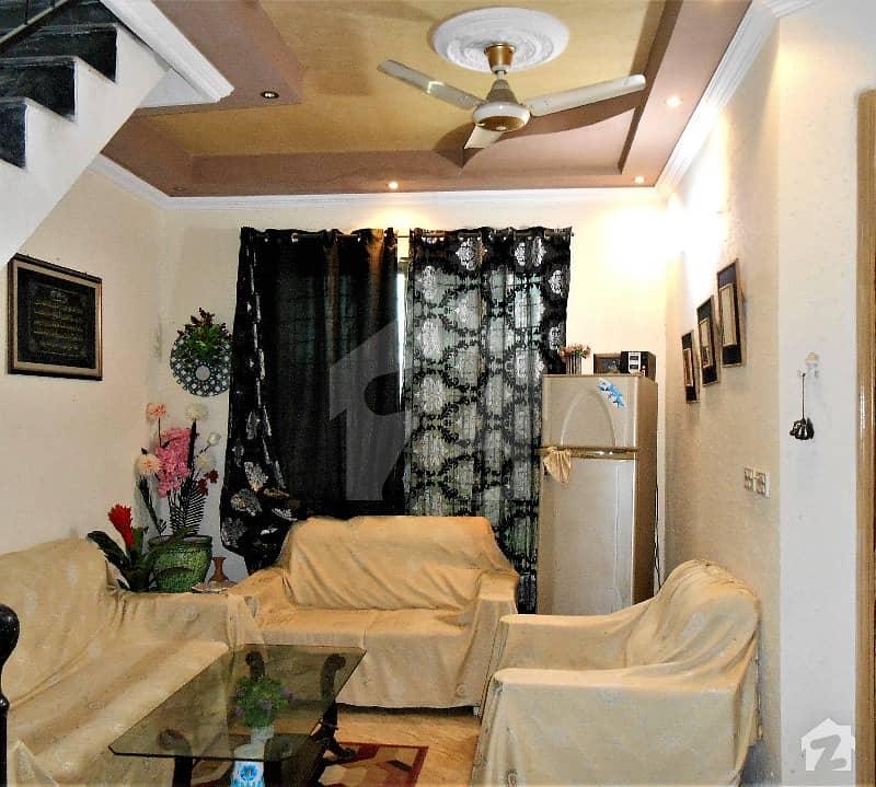 نیواقبال پارک کینٹ کینٹ لاہور میں 3 کمروں کا 3 مرلہ مکان 95 لاکھ میں برائے فروخت۔