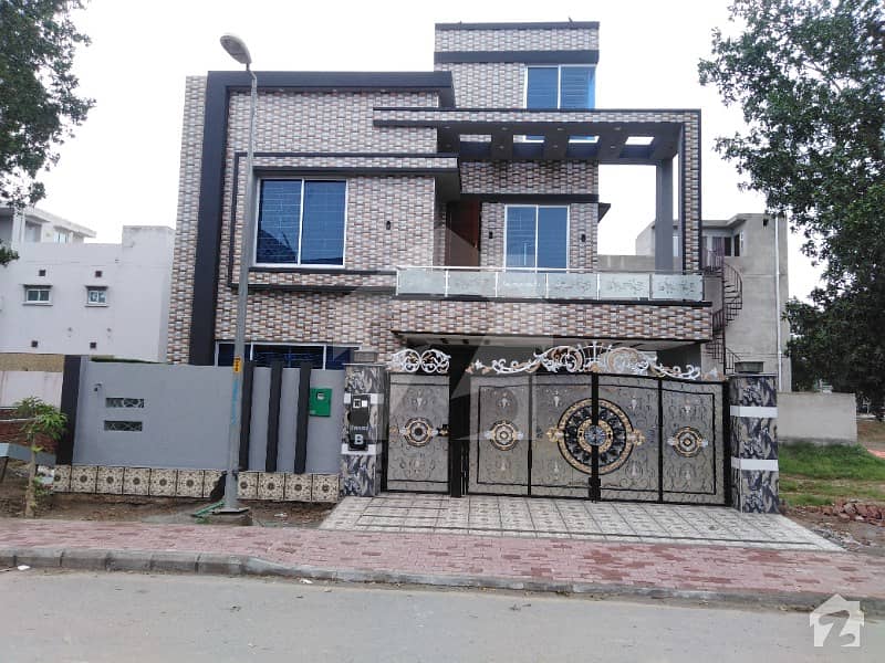 A Beautiful 10 Marla House For Sale In Overseas B Bahria Town Lahore