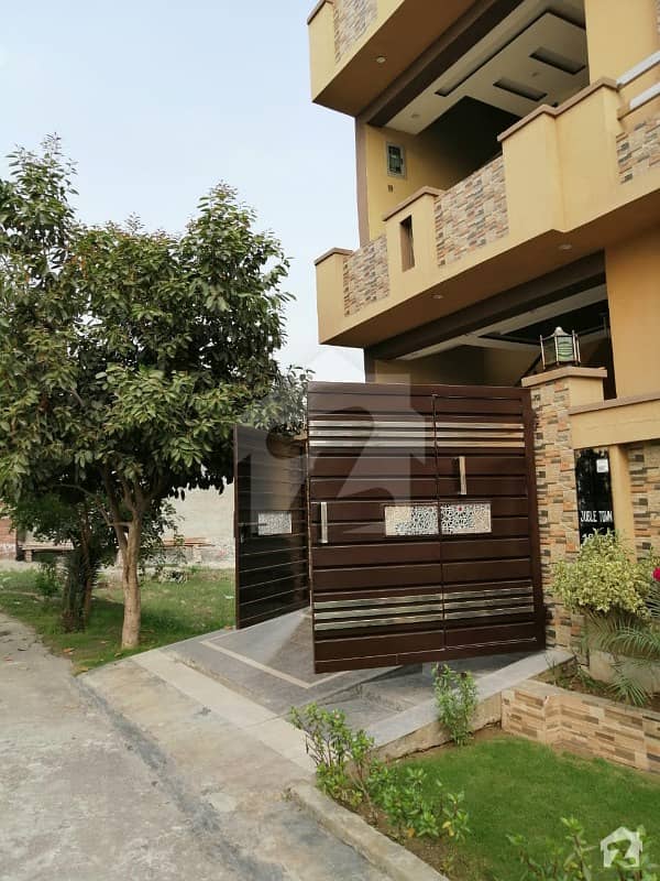 جوبلی ٹاؤن لاہور میں 4 کمروں کا 5 مرلہ مکان 1.08 کروڑ میں برائے فروخت۔