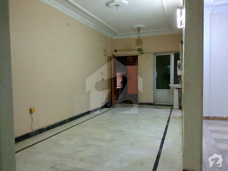 سخی حسن چورنگی کراچی میں 3 کمروں کا 5 مرلہ فلیٹ 35 ہزار میں کرایہ پر دستیاب ہے۔