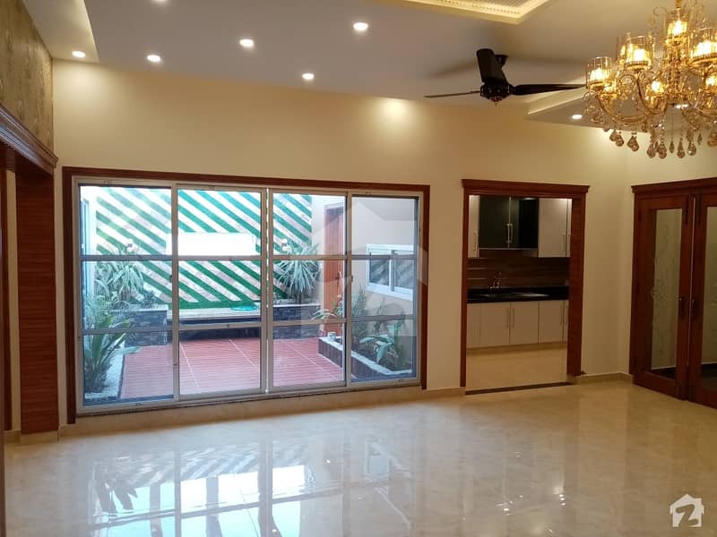 2 Kanal House available for sale in DC Colony if you hurry