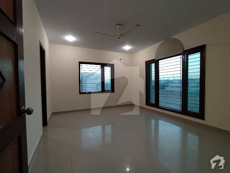 500 yard 3 Bedroom Upper portion for rent in DHA phase 8