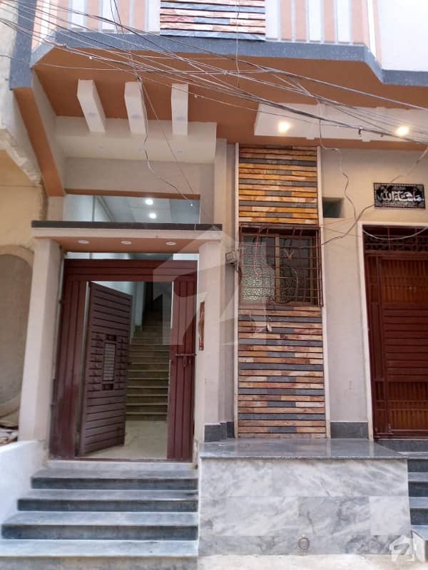 عزیز آباد گلبرگ ٹاؤن کراچی میں 2 کمروں کا 3 مرلہ بالائی پورشن 46 لاکھ میں برائے فروخت۔