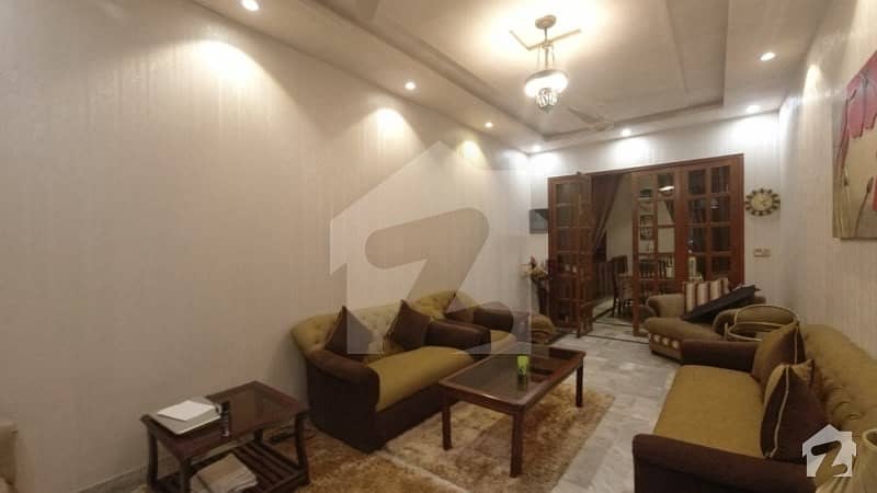 ماڈل ٹاؤن ۔ بلاک ایم ماڈل ٹاؤن لاہور میں 5 کمروں کا 10 مرلہ مکان 2.9 کروڑ میں برائے فروخت۔