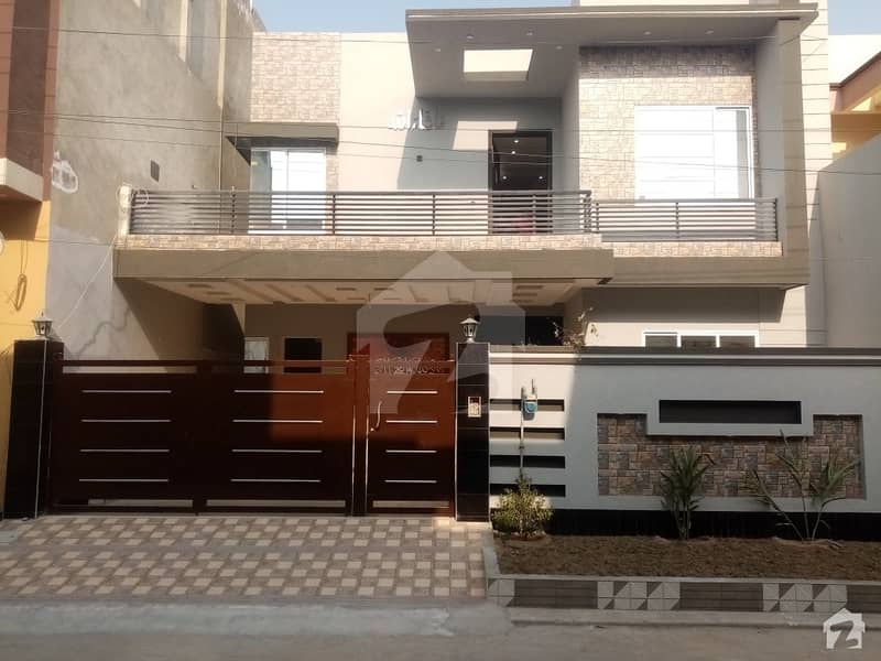 A Stunning House Is Up For Grabs In Satiana Road Faisalabad