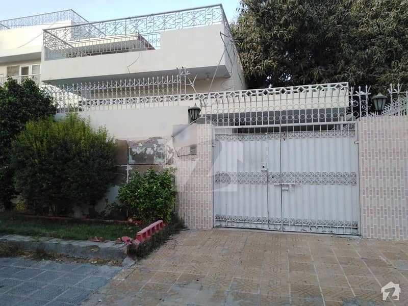 Commercial Bungalow Is Available For Rent At Gulshan E Iqbal Block 13-d