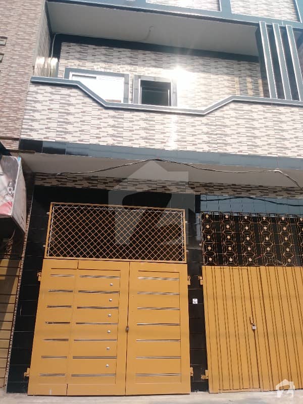 In Jhang Road Upper Portion Sized 1350  Square Feet For Rent