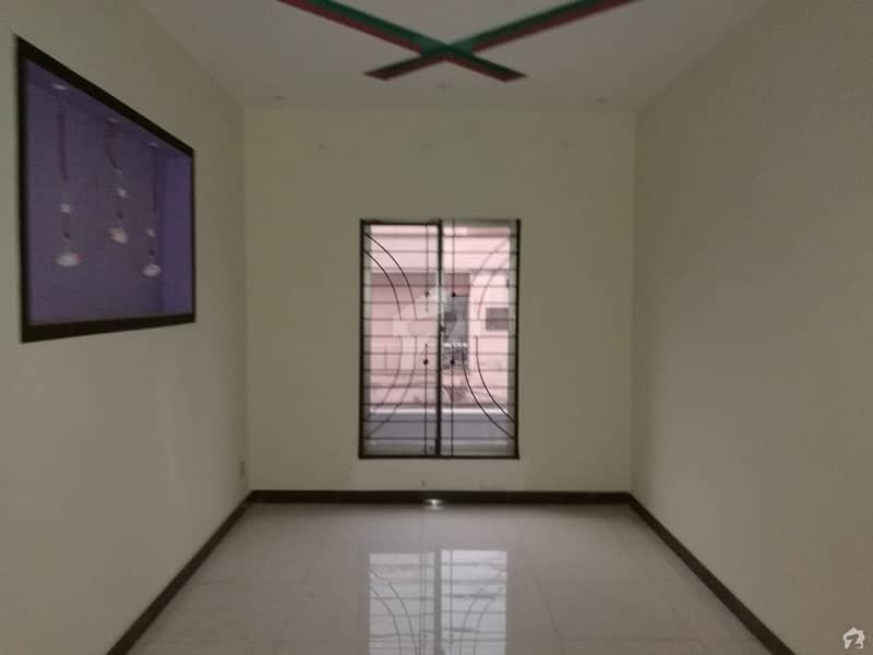 نشیمنِ اقبال فیز 2 نشیمنِ اقبال لاہور میں 5 کمروں کا 10 مرلہ مکان 1.85 کروڑ میں برائے فروخت۔