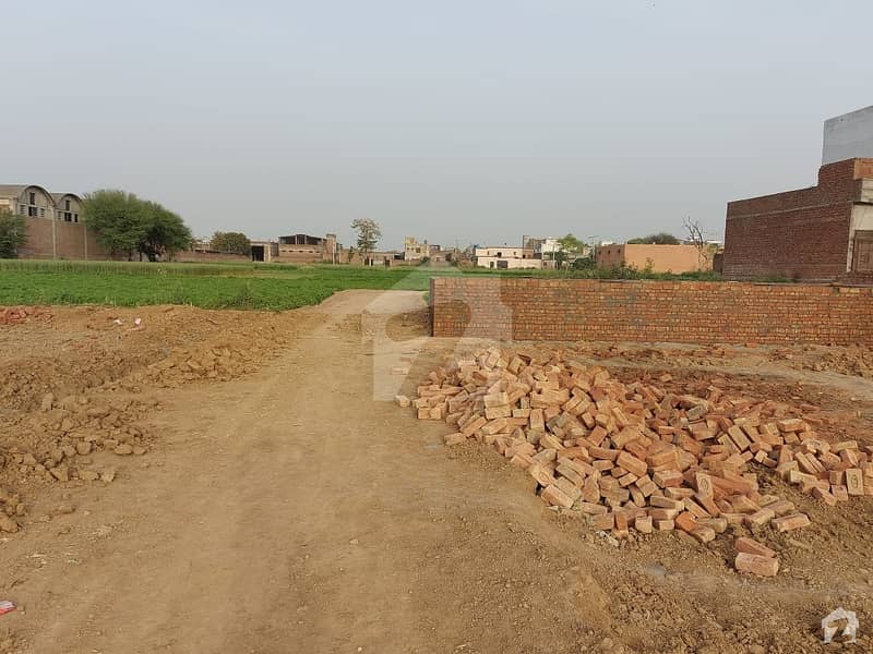 Residential Plot In Buttar Sized 1575  Square Feet Is Available