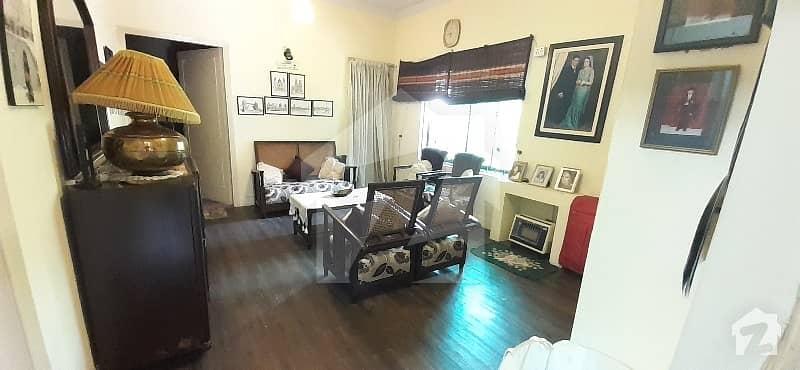 F 8 Fully Furnished Room Bath Kitchn Orginal Picture Attached Car Parking