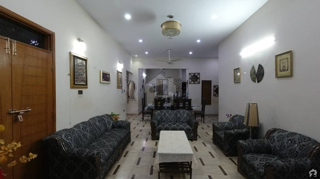 کیپٹل کوآپریٹو ہاؤسنگ سوسائٹی سکیم 33 - سیکٹر 35-اے سکیم 33 کراچی میں 7 کمروں کا 13 مرلہ مکان 5 کروڑ میں برائے فروخت۔