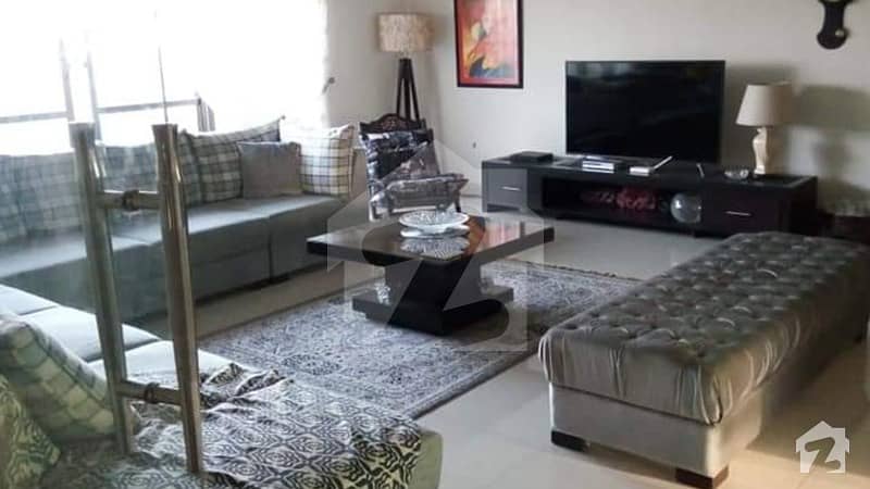 ڈی ایچ اے فیز 7 - بلاک ایس فیز 7 ڈیفنس (ڈی ایچ اے) لاہور میں 5 کمروں کا 1 کنال مکان 5.5 کروڑ میں برائے فروخت۔