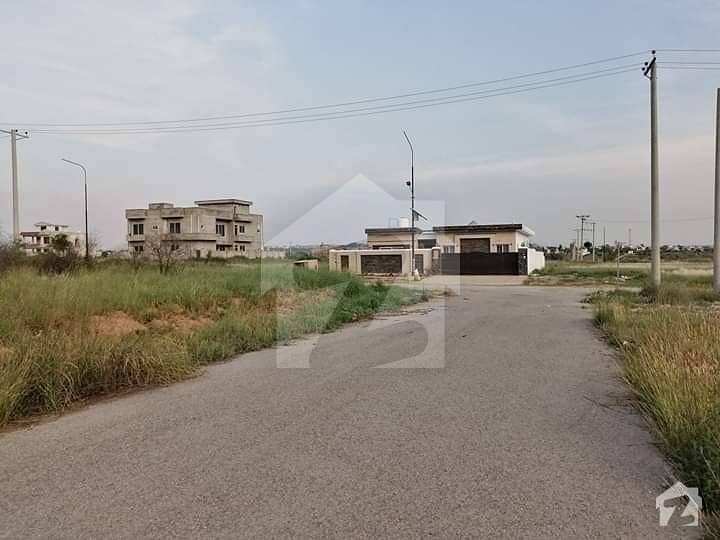 1 Kanal Ideally Located Level Plot In A Block