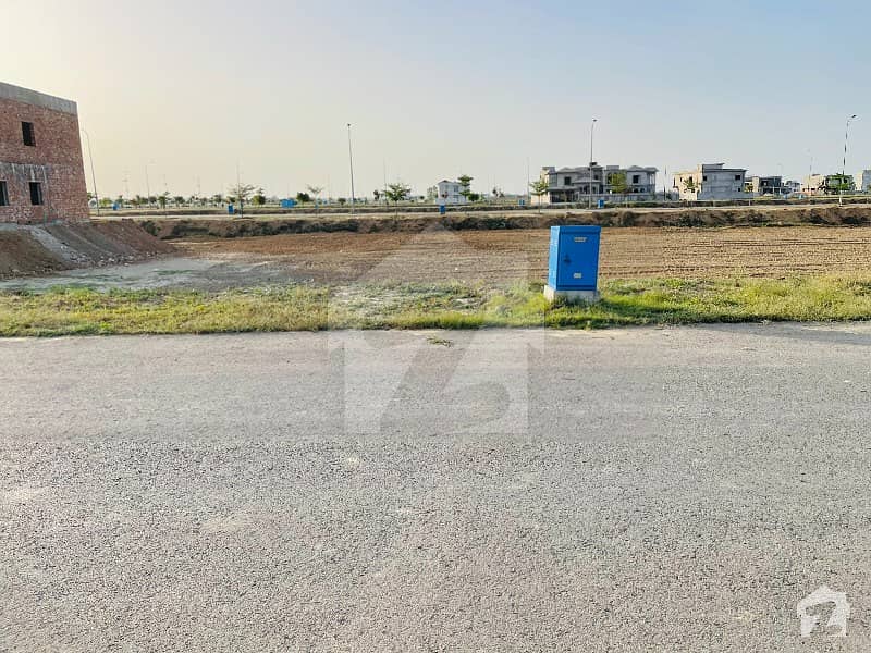 1 Kanal Plot No. 1565, Block T, DHA Phase 8