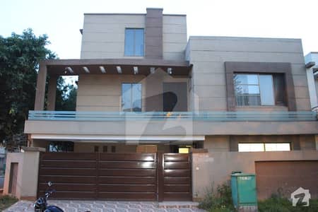 10 Marla No Used 4 Year Old House Available 10 Marla No Used 4 Year Old House Available