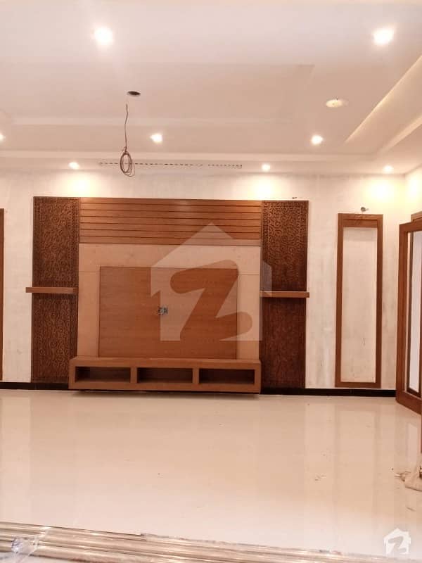 آرکیٹیکٹس انجنیئرز سوسائٹی ۔ بلاک بی آرکیٹیکٹس انجنیئرز ہاؤسنگ سوسائٹی لاہور میں 5 کمروں کا 10 مرلہ مکان 2.35 کروڑ میں برائے فروخت۔