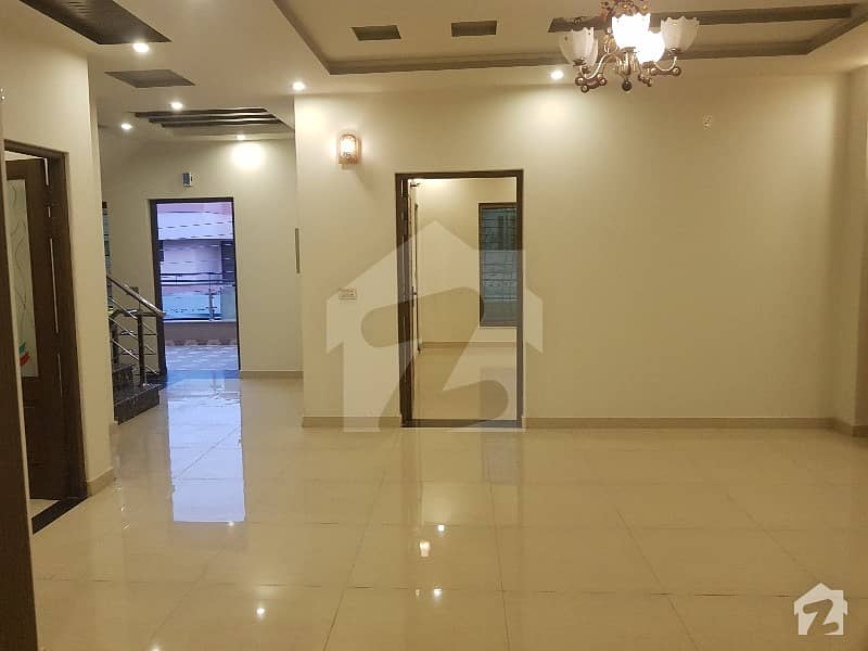 10 Marla House available for sale in Gulshan-e-Lahore, Lahore