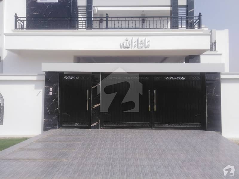 گورنمنٹ سرونٹس ہاؤسنگ سکیم بہاولپور میں 4 کمروں کا 10 مرلہ مکان 2.4 کروڑ میں برائے فروخت۔