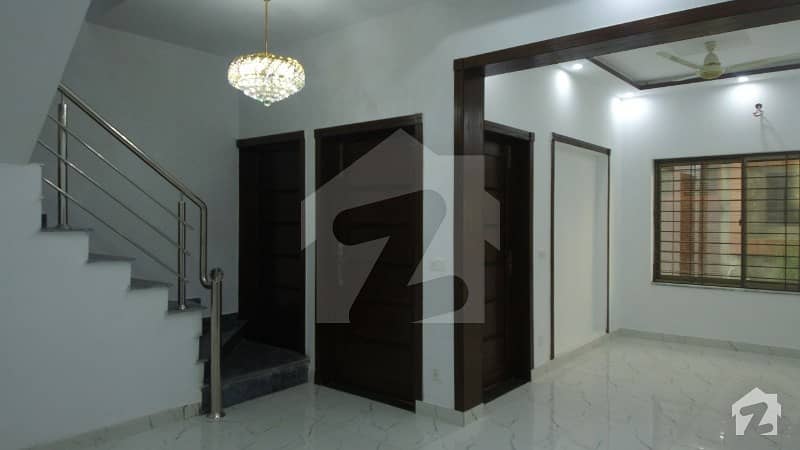 بینکرز کوآپریٹو ہاؤسنگ سوسائٹی لاہور میں 3 کمروں کا 5 مرلہ مکان 1.2 کروڑ میں برائے فروخت۔