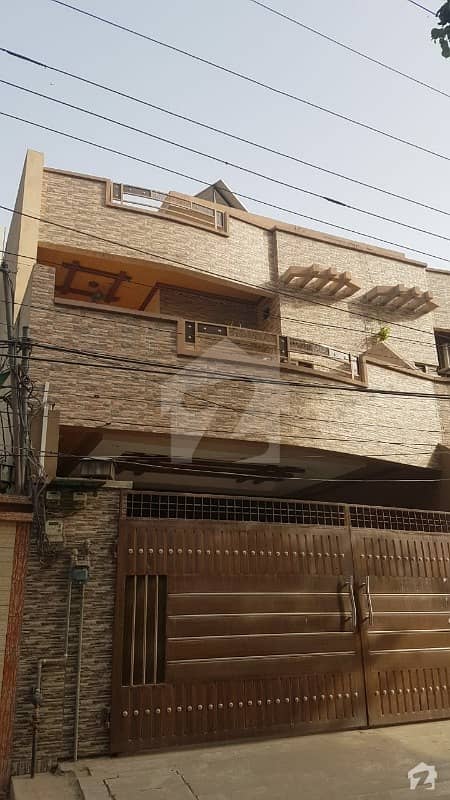 مسلم ٹاؤن لاہور میں 7 کمروں کا 8 مرلہ مکان 2.9 کروڑ میں برائے فروخت۔