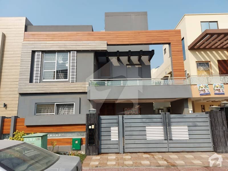 11 Marla 5 Bed Double Unit Almost Brand New House Bahria Town Lahore