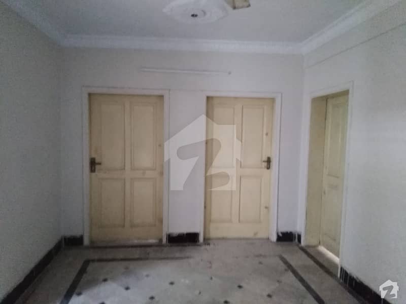 A Spacious 900  Square Feet House In Warsak Road