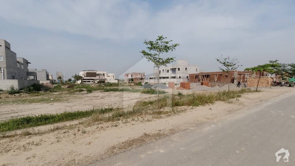 1 Kanal Plot Block Q Near By 66 Available For Sale 100 Ft Road.