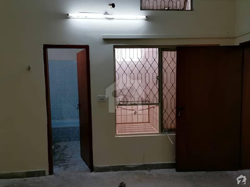 1 Kanal House In Ali Town Is Available