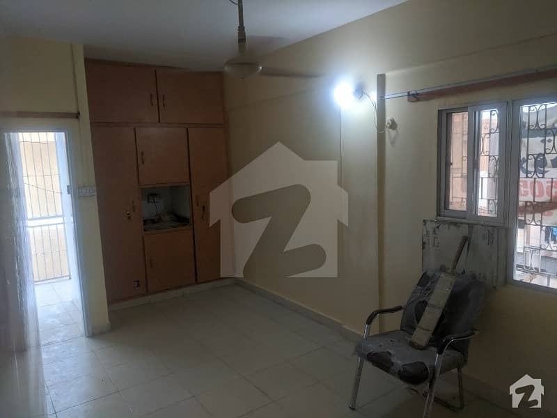 Gulshan-e-Iqbal - Block 4 Two Bedrooms Apartment
