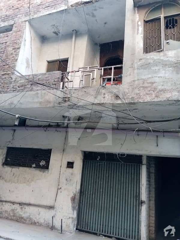 موہنی روڈ لاہور میں 5 کمروں کا 4 مرلہ مکان 1.2 کروڑ میں برائے فروخت۔