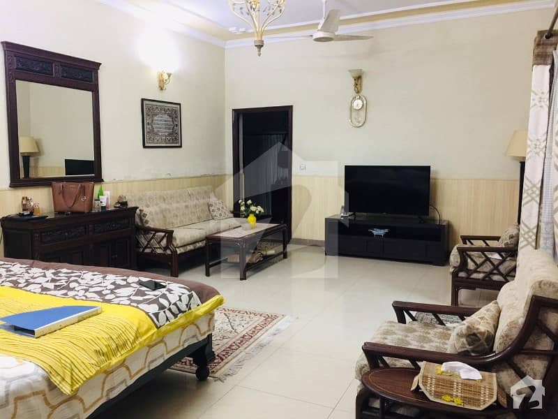 گلبرگ 3 گلبرگ لاہور میں 6 کمروں کا 2 کنال مکان 8.9 کروڑ میں برائے فروخت۔