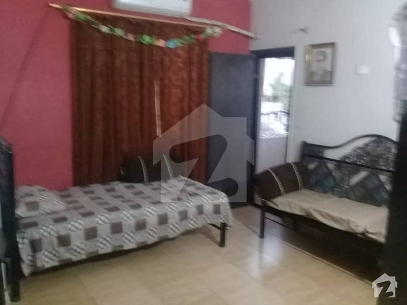 580  Square Feet Upper Portion In Dastgir Colony For Sale