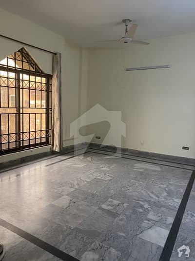 Upper Portion Of 900  Square Feet Is Available For Rent In Sabzazar Scheme