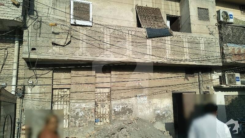 کوٹ لکھپت لاہور میں 5 کمروں کا 10 مرلہ مکان 1.7 کروڑ میں برائے فروخت۔