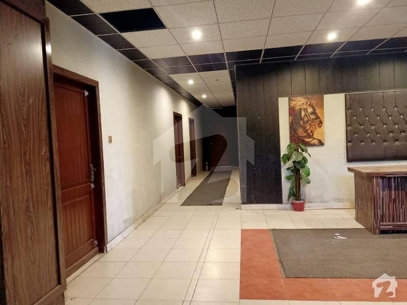 والٹن روڈ لاہور میں 5 کمروں کا 10 مرلہ عمارت 8.5 کروڑ میں برائے فروخت۔