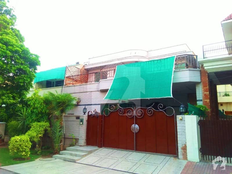 10 MARLA WELL MAINTAINED BUNGALOW FOR SALE IN PHASE 4