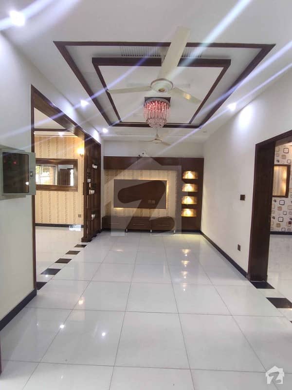 ڈی ایچ اے فیز 7 - بلاک ٹی فیز 7 ڈیفنس (ڈی ایچ اے) لاہور میں 3 کمروں کا 5 مرلہ مکان 52 ہزار میں کرایہ پر دستیاب ہے۔