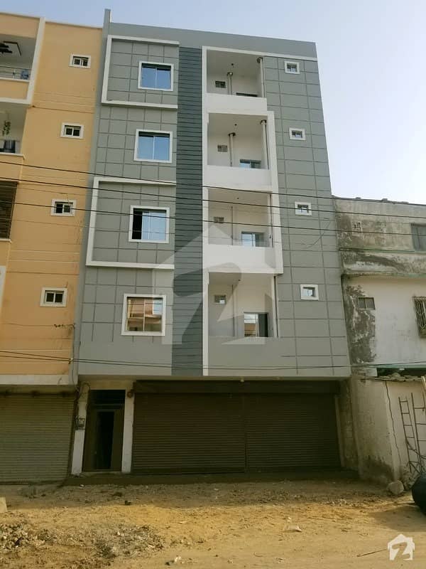 Spacious 900 Square Feet Flat Available For Sale In North Karachi