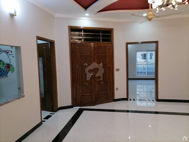 ملٹری اکاؤنٹس ہاؤسنگ سوسائٹی لاہور میں 5 کمروں کا 8 مرلہ مکان 2 کروڑ میں برائے فروخت۔
