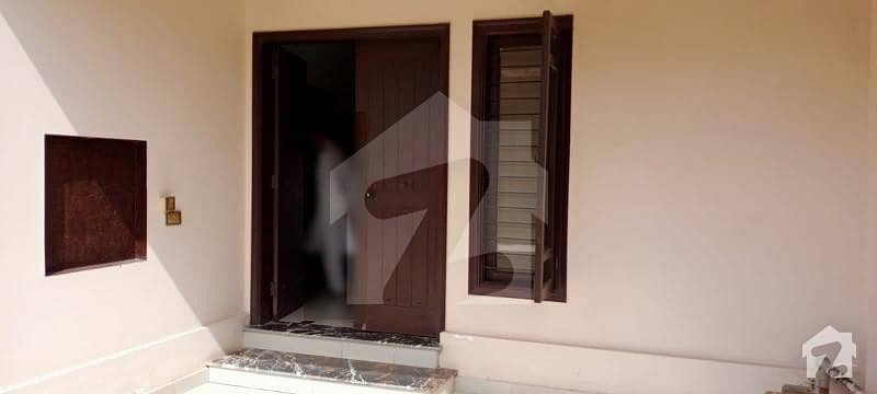 ڈی ایچ اے فیز 7 ڈی ایچ اے کراچی میں 4 کمروں کا 10 مرلہ مکان 6.1 کروڑ میں برائے فروخت۔