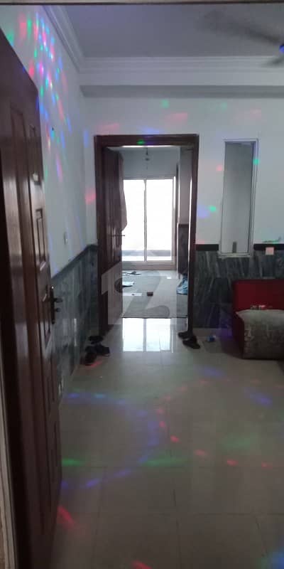 ازمیر ٹاؤن ۔ بلاک کیو ازمیر ٹاؤن لاہور میں 2 کمروں کا 2 مرلہ فلیٹ 36 لاکھ میں برائے فروخت۔