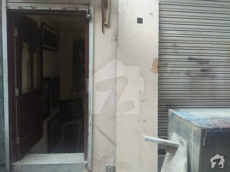 Building In Model Town For Rent