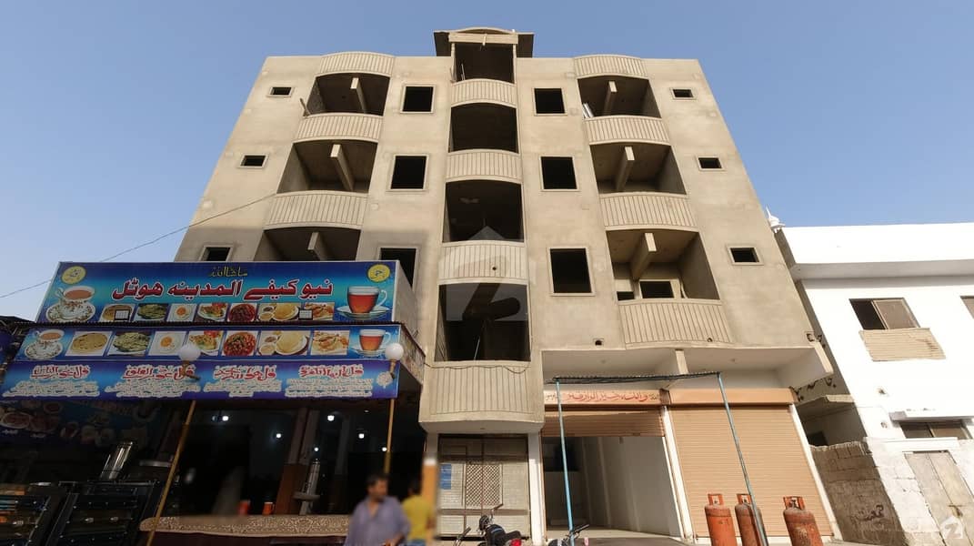سُرجانی ٹاؤن - سیکٹر 7ڈی سُرجانی ٹاؤن گداپ ٹاؤن کراچی میں 2 کمروں کا 3 مرلہ فلیٹ 28 لاکھ میں برائے فروخت۔