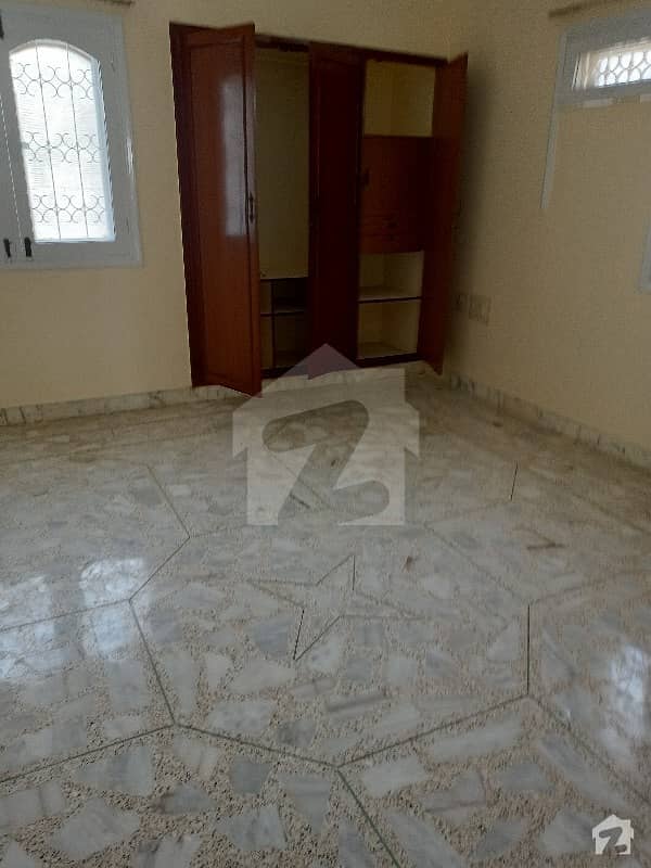 1000 Sq Yards Double Storey Old House Is Available For Sale In Gulshan-e-iqbal Block 1, Block 2