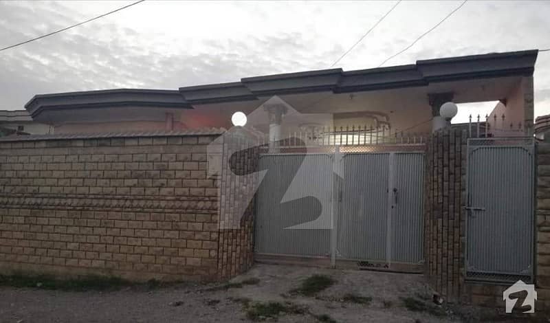 10 Marla Single Storey House Is Available For Sale