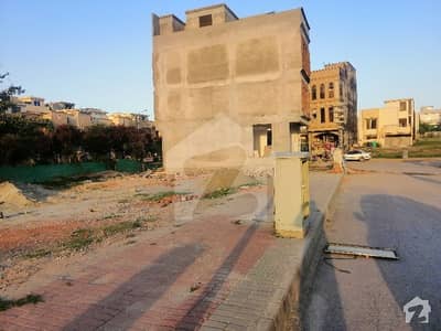 In Bahria Town Commercial Plot For Sale Sized 525  Square Feet