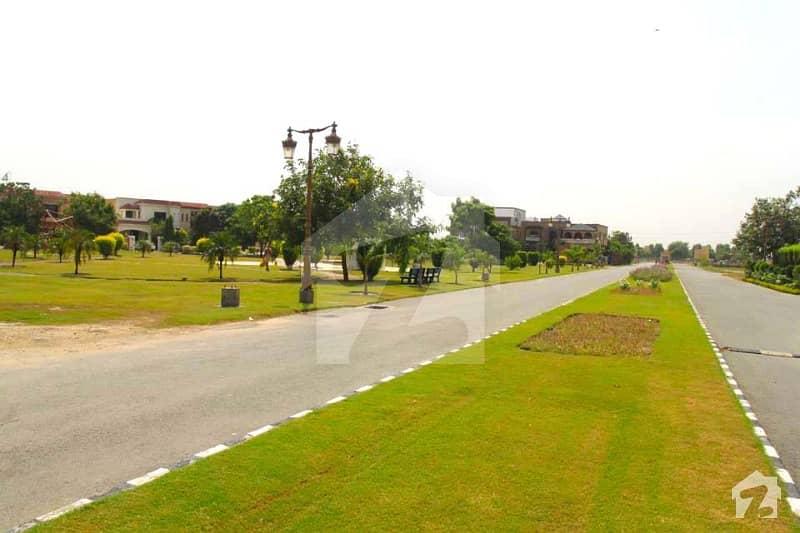 لیک سٹی ۔ سیکٹر ایم ۔ 3 ایکسٹینشن لیک سٹی رائیونڈ روڈ لاہور میں 10 مرلہ رہائشی پلاٹ 1.65 کروڑ میں برائے فروخت۔