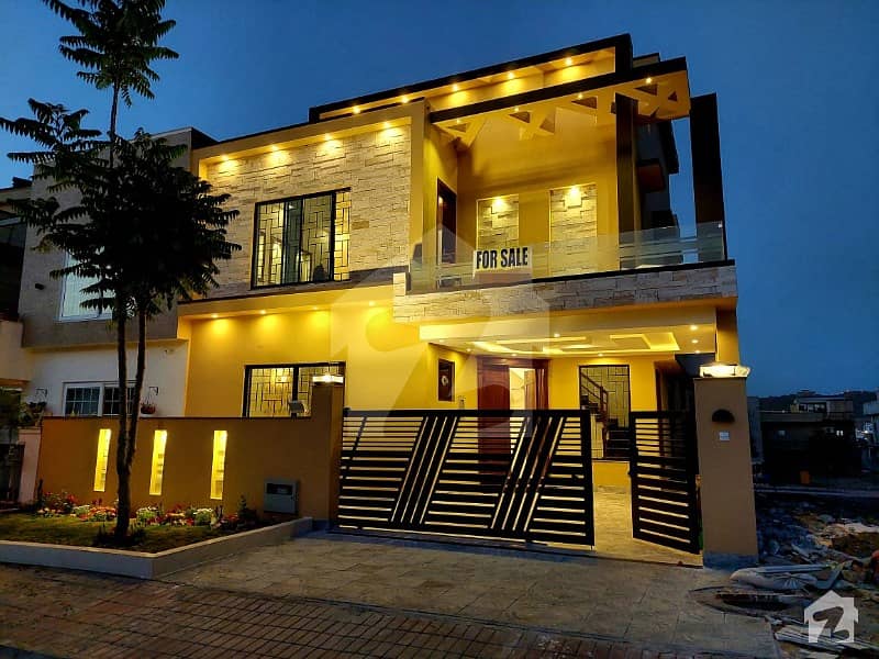 Stylish 11 Marla House For Sale In Bahria Town