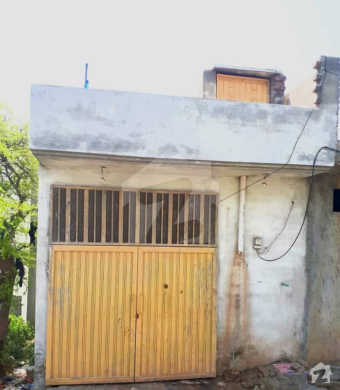 رزاق ٹاؤن چکراروڈ راولپنڈی میں 3 کمروں کا 2 مرلہ مکان 32 لاکھ میں برائے فروخت۔